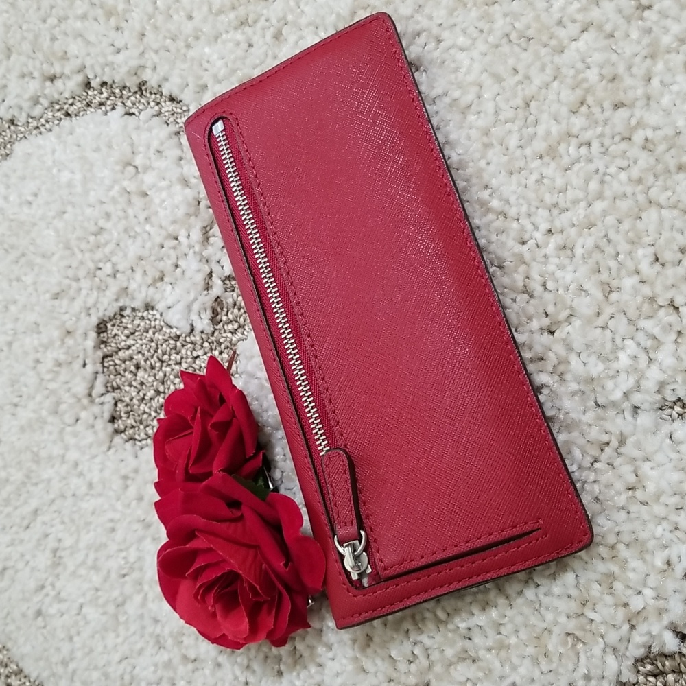 ⛔SOLD⛔NWOT MK jet set wallet in red color! - Picture 4 of 10